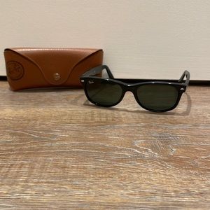 Wayfarer Raybans without the slant